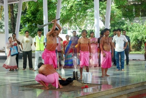Bloodshed hits Durga Puja Bloodshed hits Durga Puja